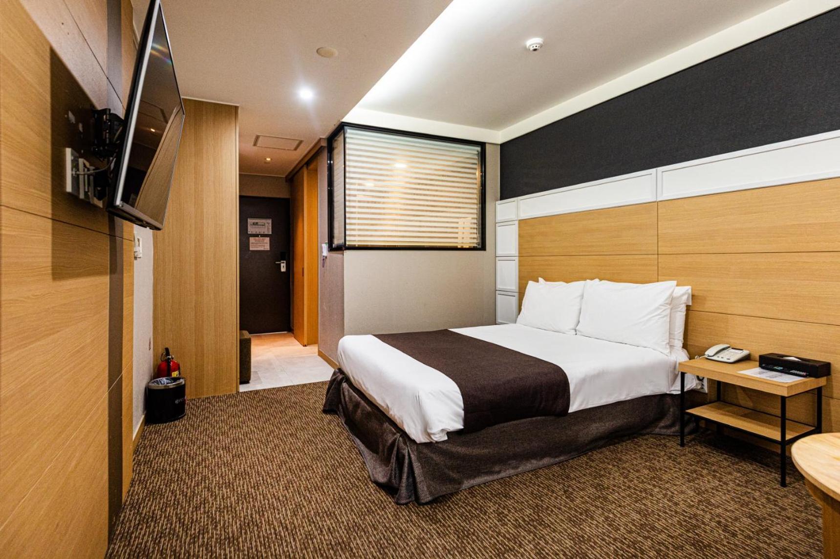 Eastern Hotel Jeju Seogwipo Zimmer foto